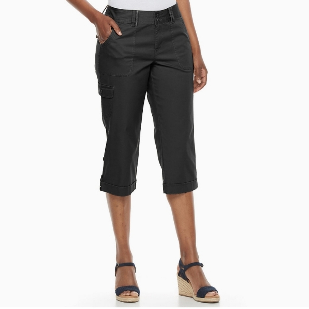 Gloria Vanderbilt black slimming capri